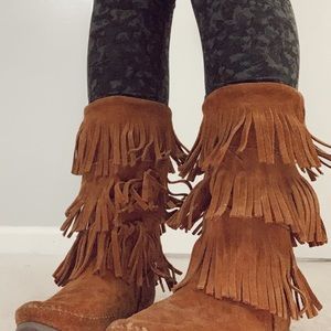 Minnetonka fringe boots